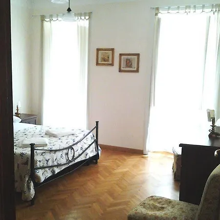 Genny Piazza Di Spagna Gæstehus 5*